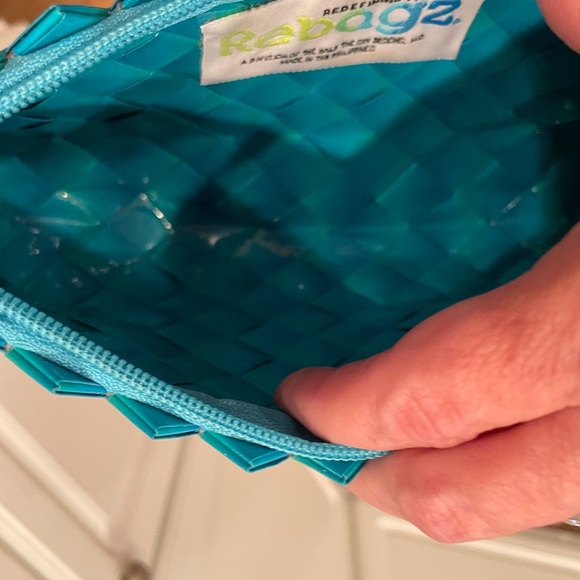NWOT Rebagz eco & human friendly wristlet. - Picture 4 of 6